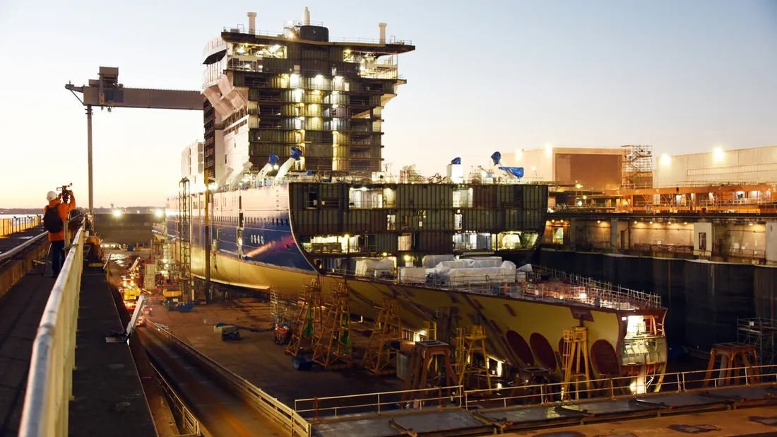 Le Celebrity Beyond pendant sa construction